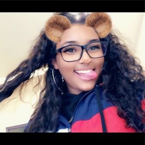 Meet your Posher, Mikayla